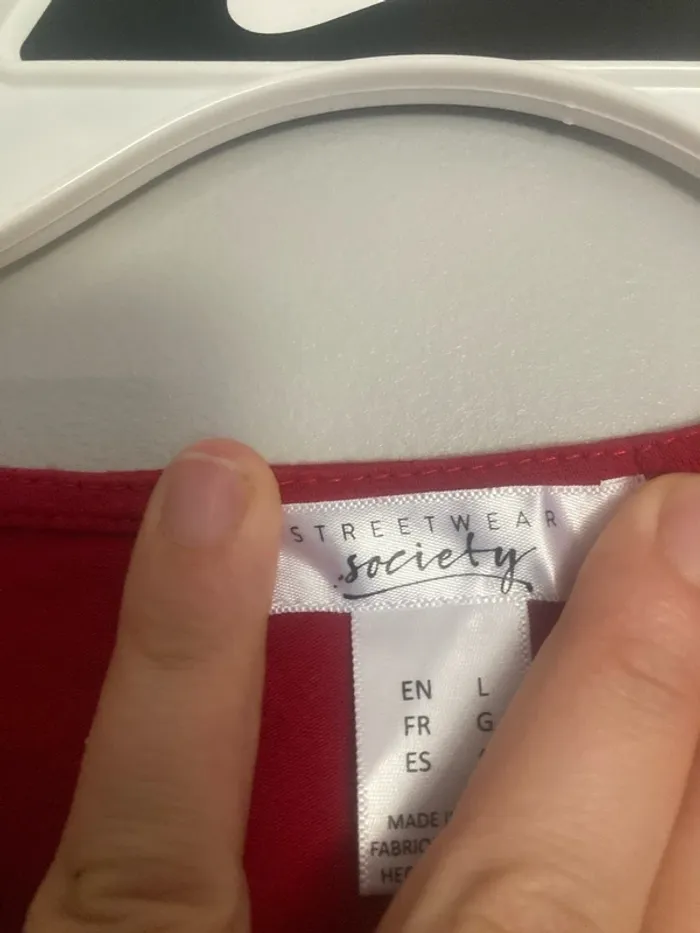 Top rouge croisé Streetwear Society – Taille L – décolleté en V, ajustable côté gauc - photo numéro 3