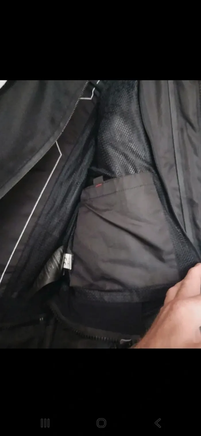 Blouson moto Ixs taille M impeccable
Avec protection coudes , épaules - photo numéro 5