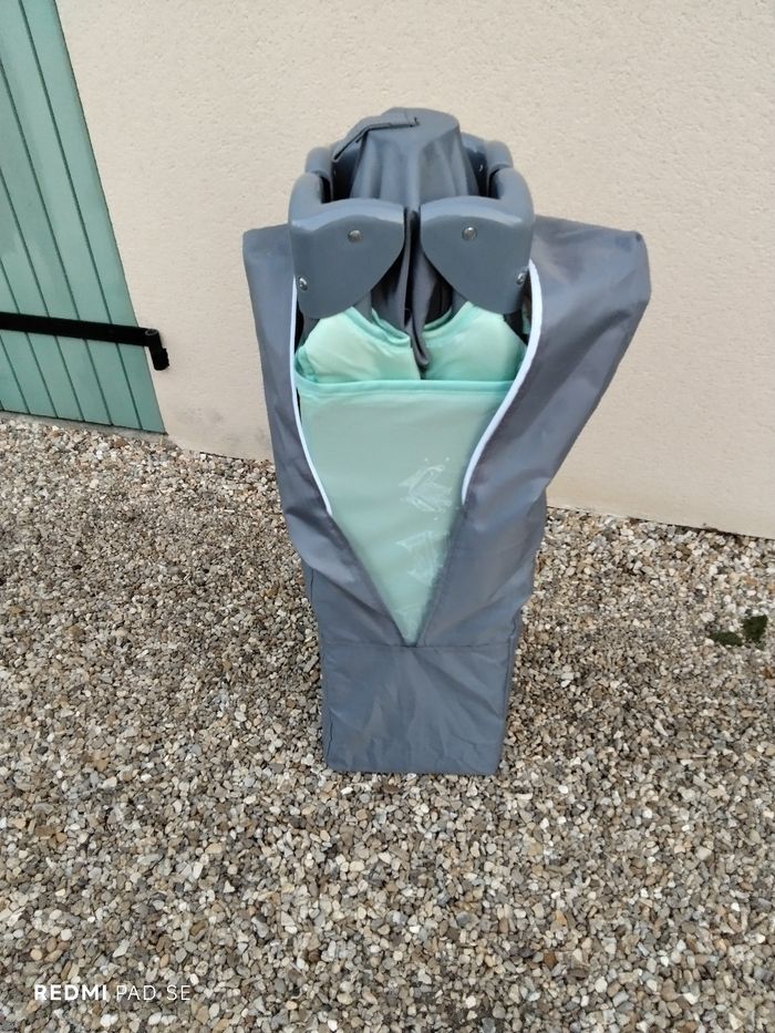 Lit parapluie neuf