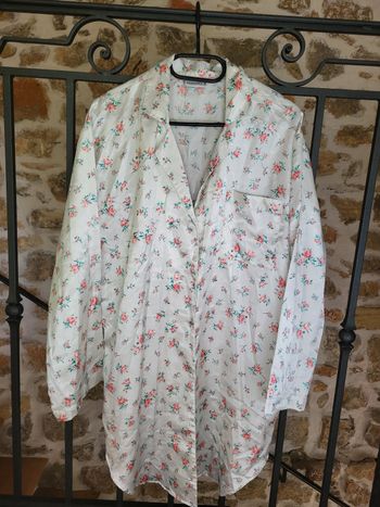 Chemise de nuit satinée imprimé fleurs