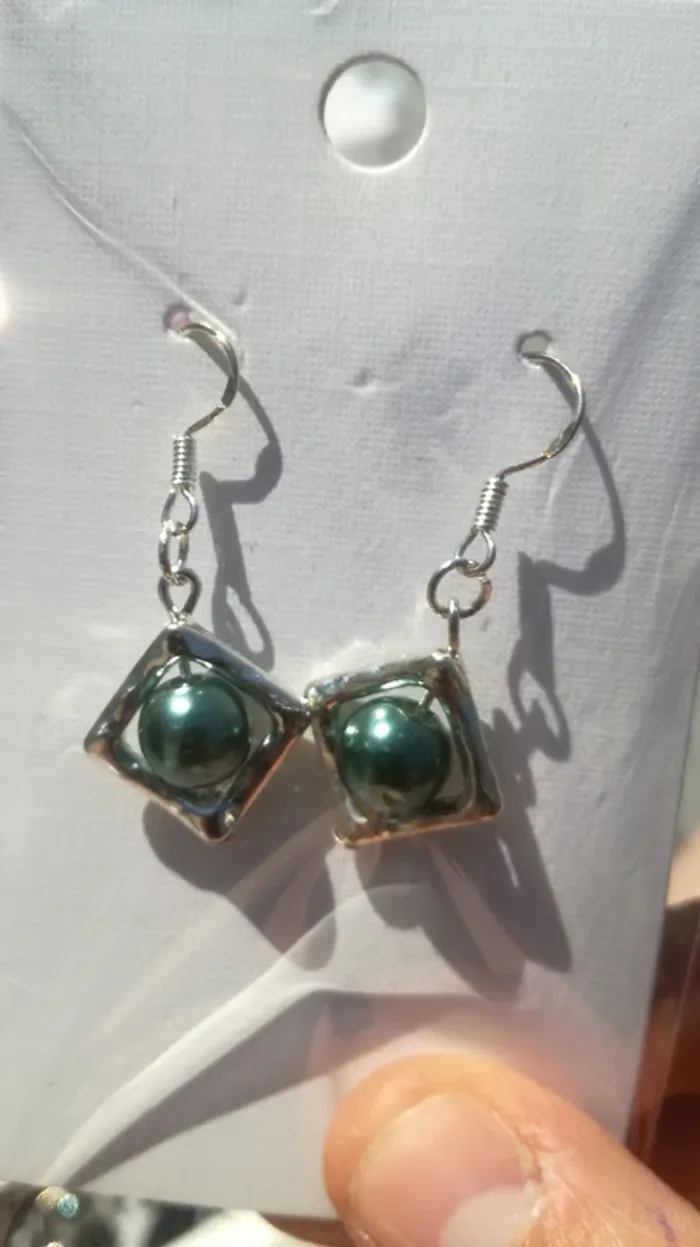 Boucle d'oreille losange vert