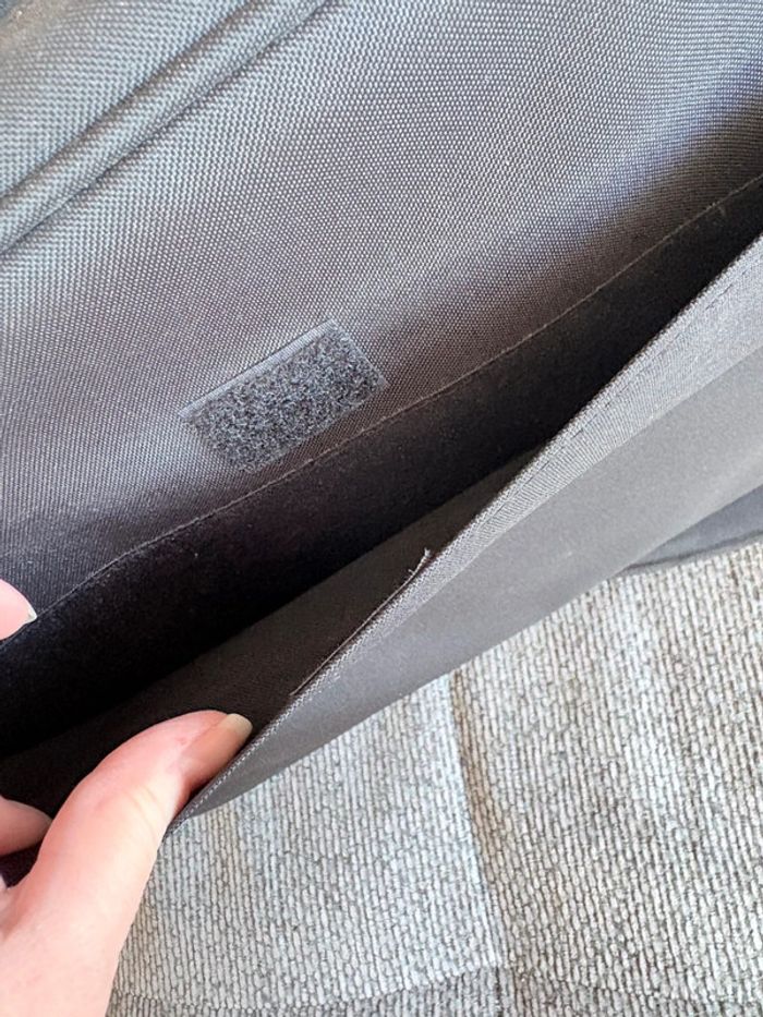 Sacoche pour ordinateur portable case Logic - photo numéro 4