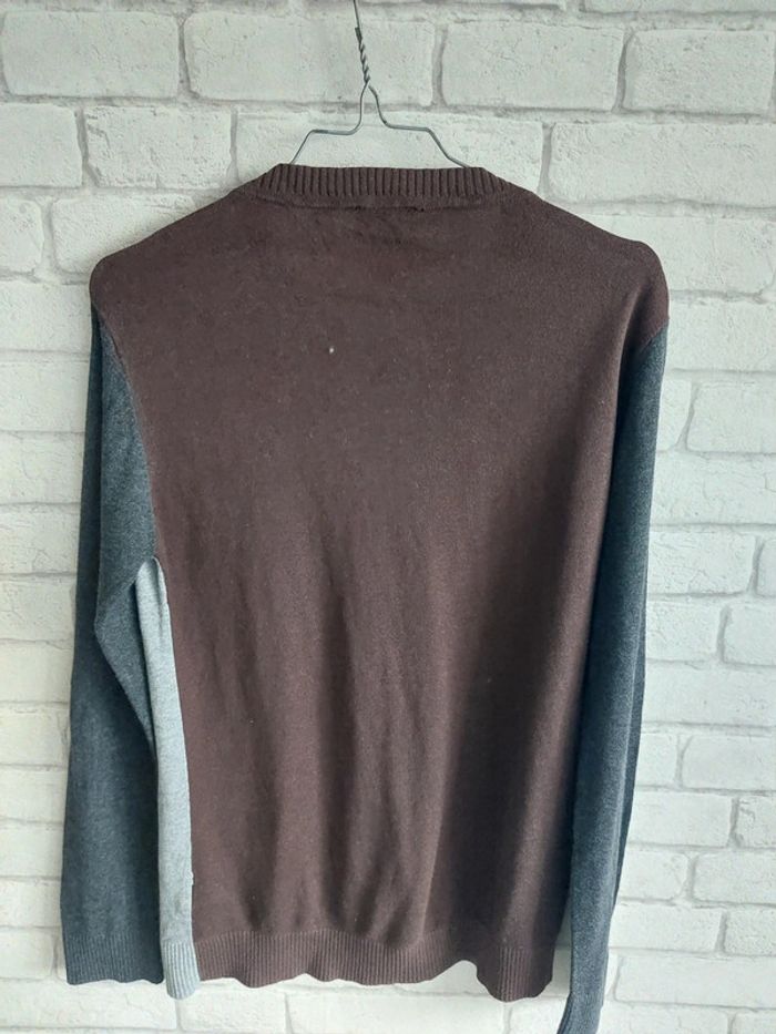 Pull Hugo Boss taille 16 ans - photo numéro 4