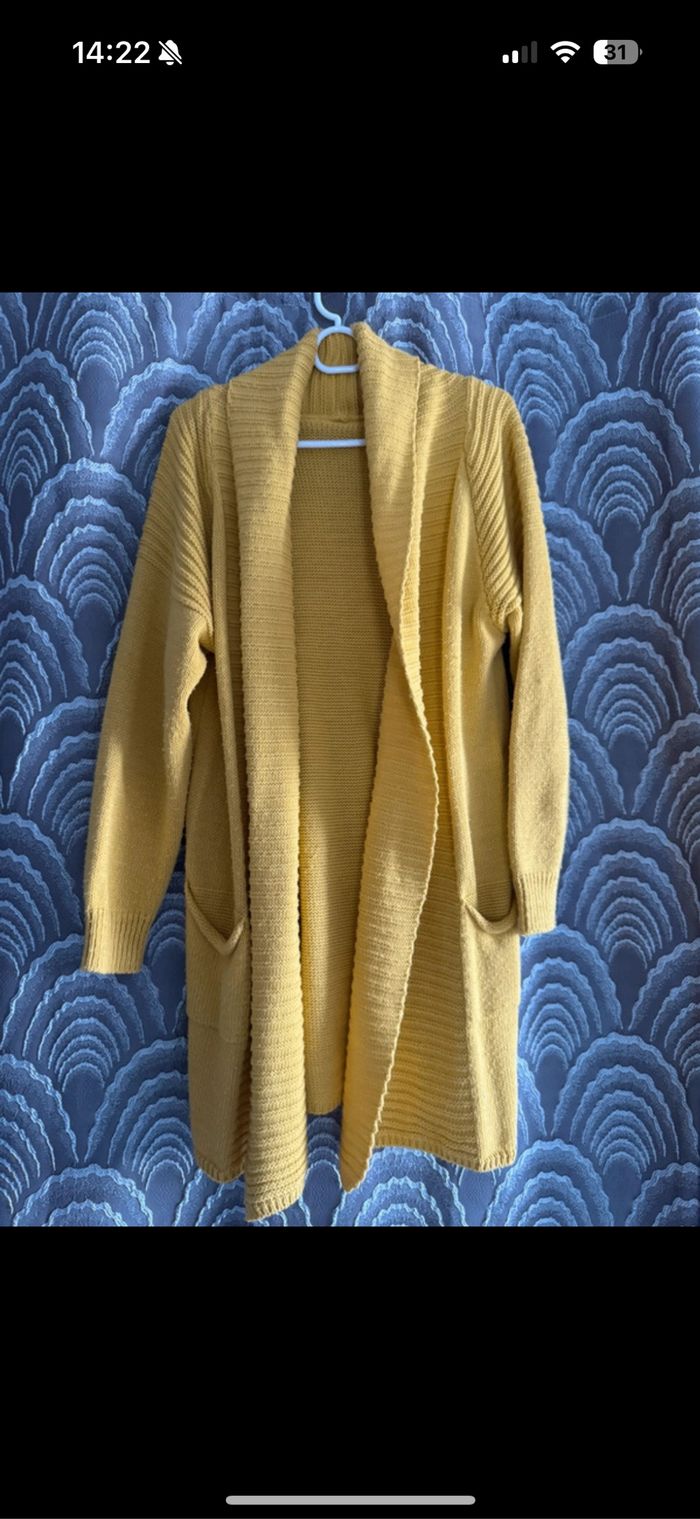 Gilet en laine jaune