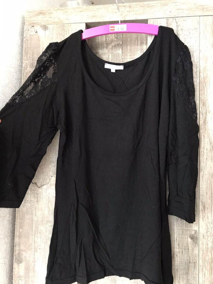 Haut noir à broderie transparente Straboski L