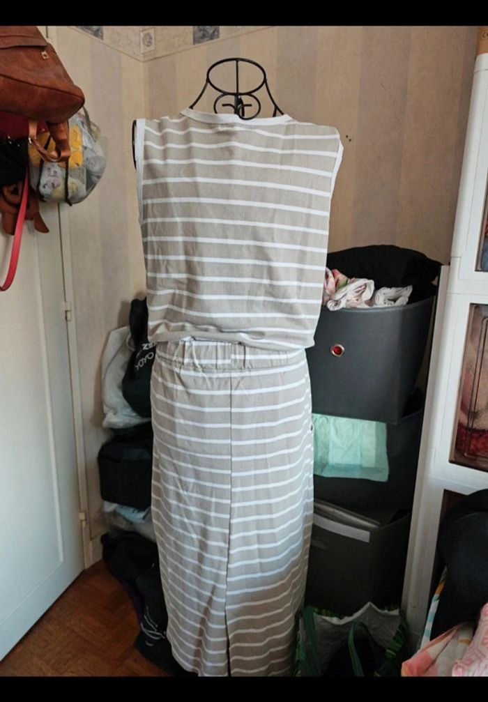 Robe longue sans manches - photo numéro 2