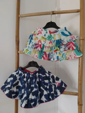 Deux jupes Catimini 2 ans