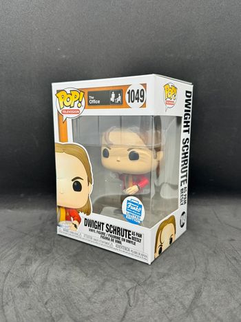 Funko pop the office Dwight Schrute as Pam beesly 1049
