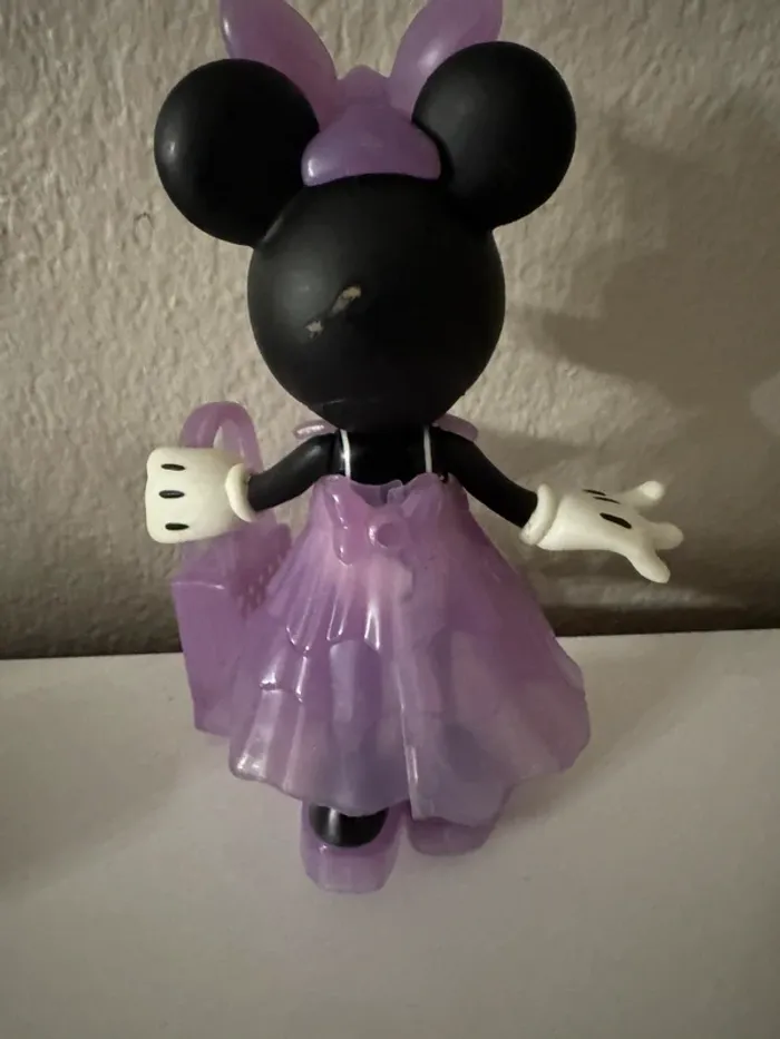 Minnie avec 3 tenues - photo numéro 4