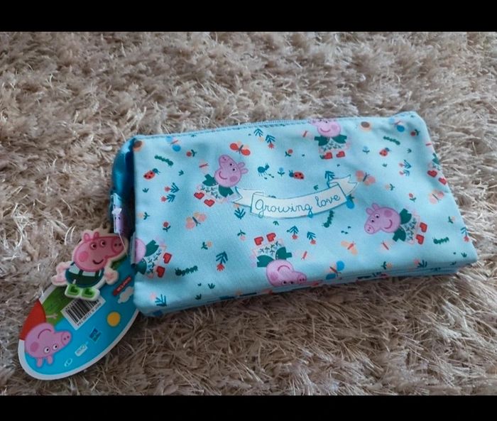 Trousse Peppa Pig💫  avec 3 compartiments zippés séparés - photo numéro 2