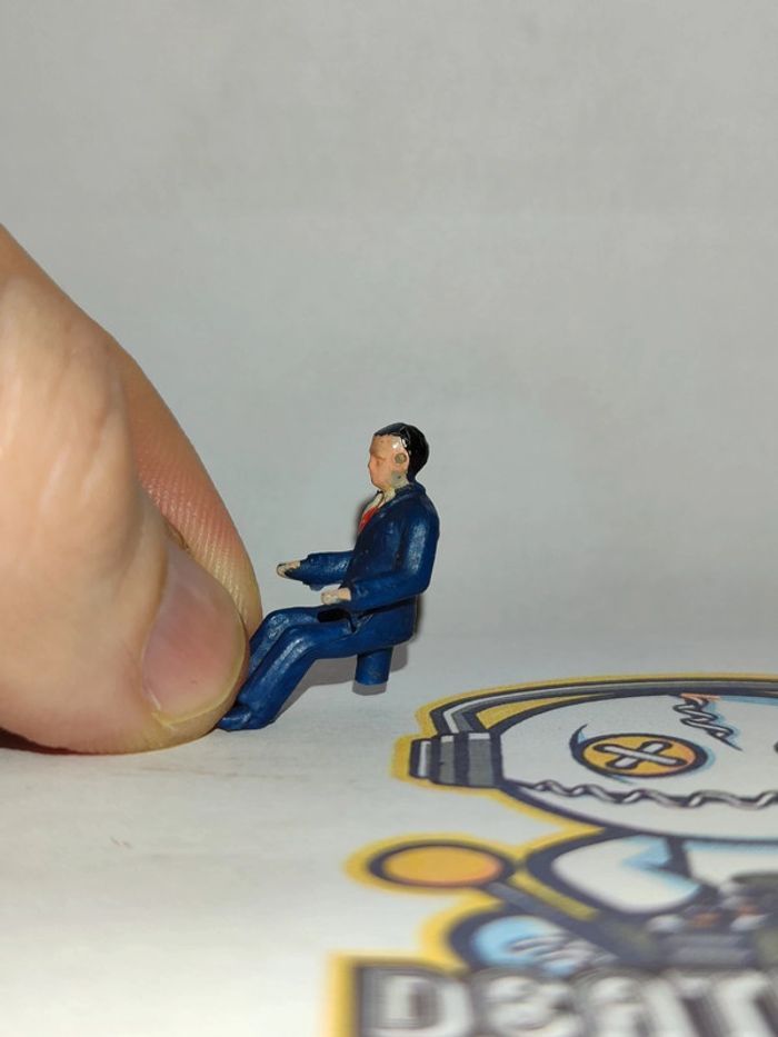 Dinky Toys Saviem 885 pilot chauffeur conducteur - photo numéro 3