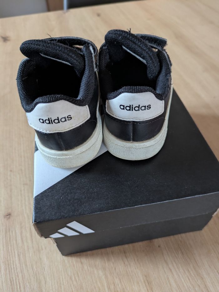 Baskets à scratch adidas 22 - photo numéro 4