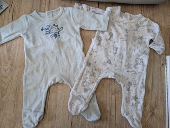 2 pyjamas naissance 