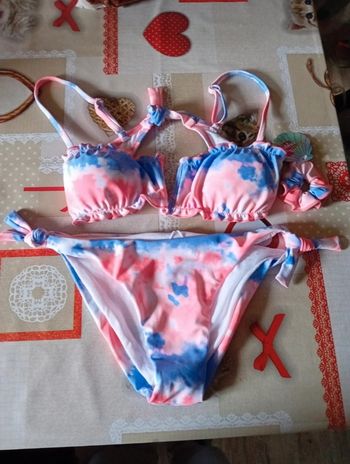 Maillot de bain 3 pièce  Taille 11/12ans 