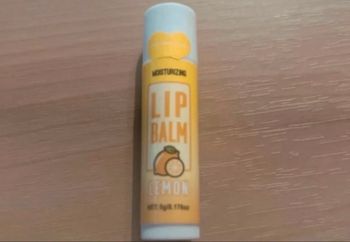 1 baume à lèvres citron 