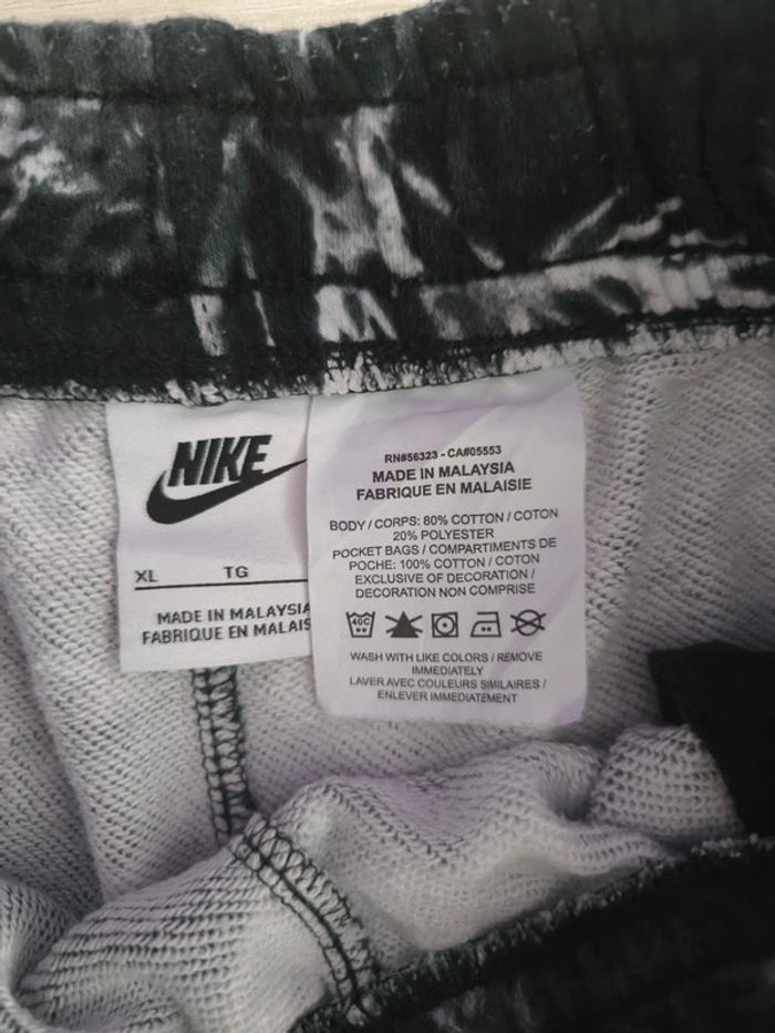 Short Nike taille XL correspond à un S - photo numéro 4