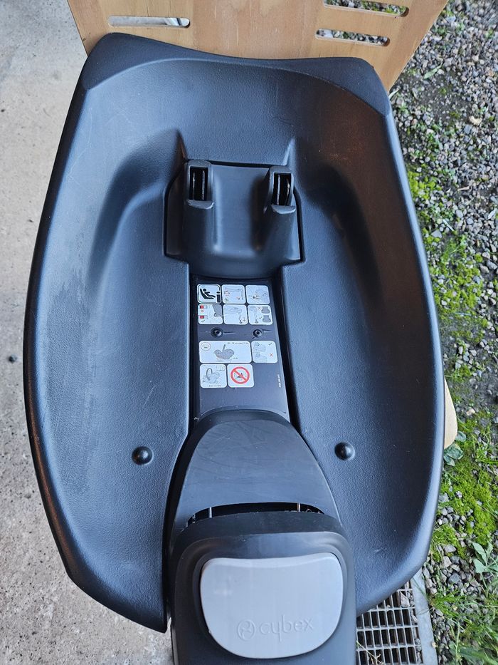 Lot  cosy et Base Q a-t-on I  Size Cybex - photo numéro 4