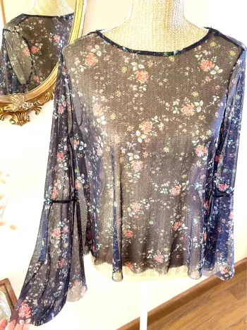 Sublime top fluide floral à manche large en tulle mango taille S