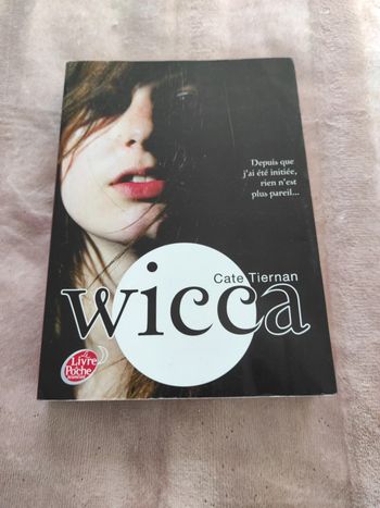 Livre poche wicca