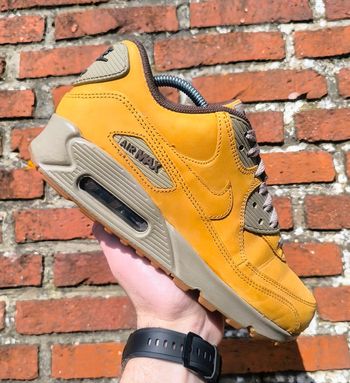 Baskets Nike air max 90 wheat pack marron pointure 39 très bon état sans boîte