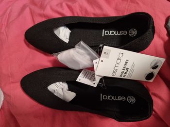 Ballerines noires neuves 