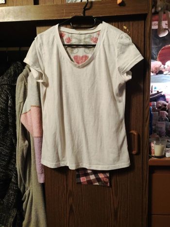 Tee-shirt blanc avec ailes dans le dos