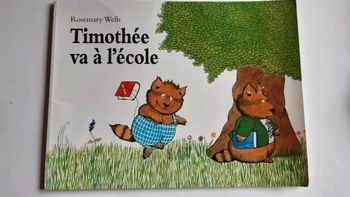 Beau livre Timothée va à l'école