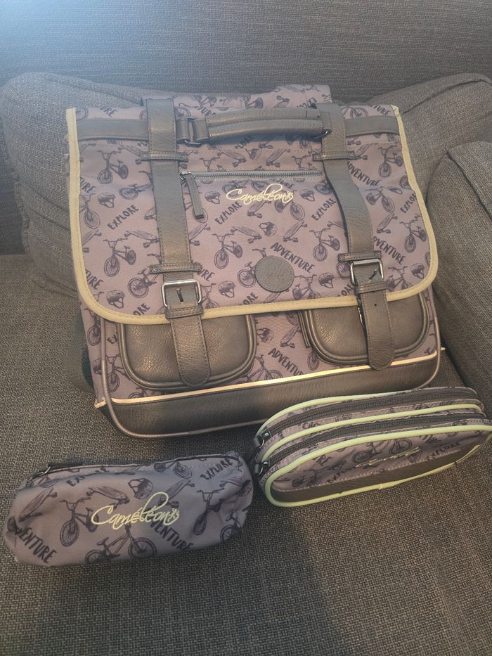 Cartable caméléon avec trousses