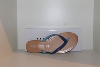 belle petites tongs lanières bleues foncé 36