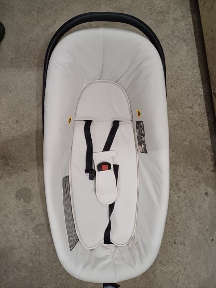 Nacelle Bébé confort avec sa canopy et sa chancelière