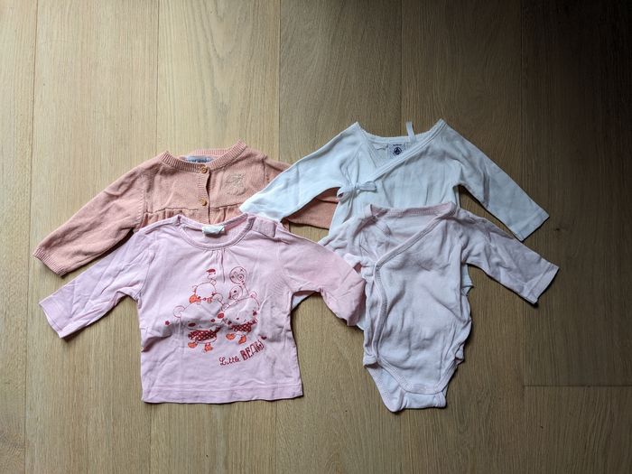 Lot bodies et gilet bébé fille 3 mois