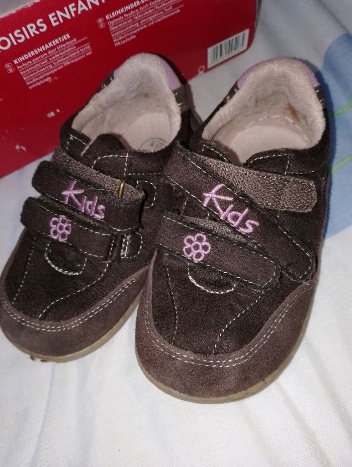 Chaussures de loisirs enfant Pointure 23 comme neuve - photo numéro 2