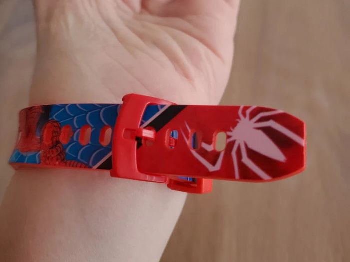 Montre enfant Spiderman toute neuve - photo numéro 7