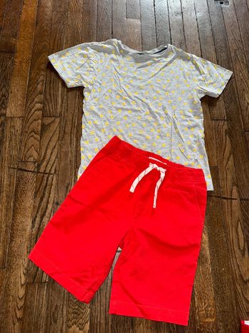 T-shirt (balle de tennis) et short Monoprix 10 ans