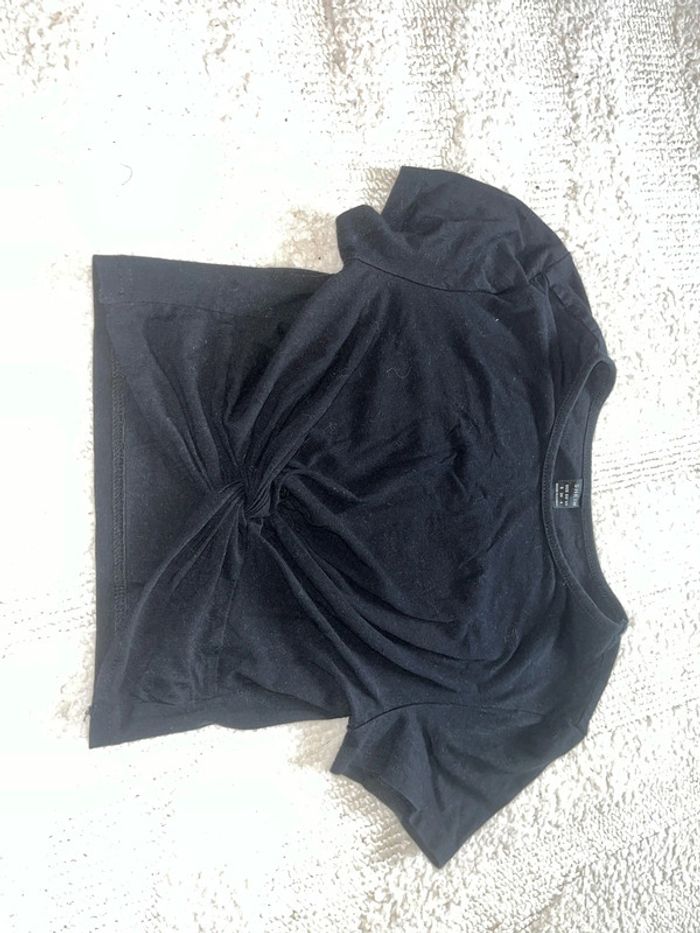 Tee shirt court