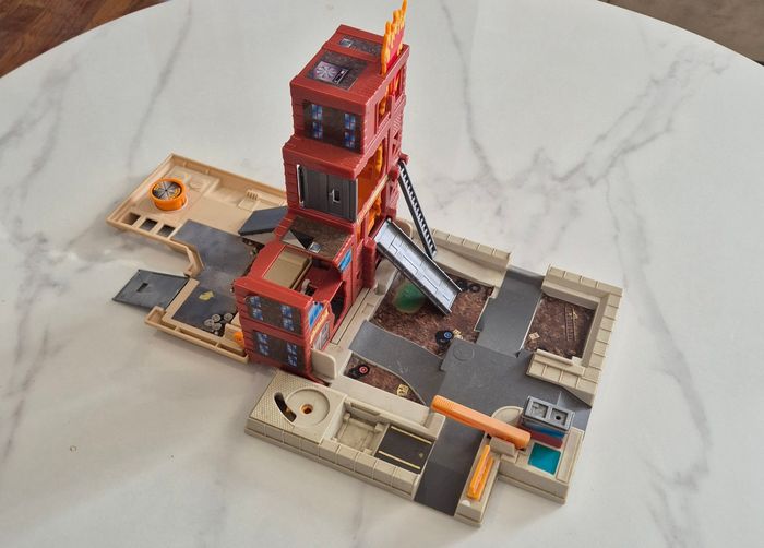 Play set micro machines vintage caserne double action 1995