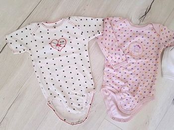 Lot de 2 bodies fille noukies 12mois