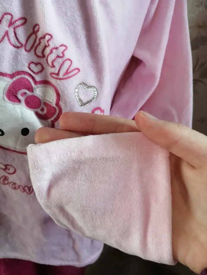 Ensemble de pyjama pull et pantalon rose en velours imprimé hello kitty / hello kitty / (8ans) - photo numéro 3