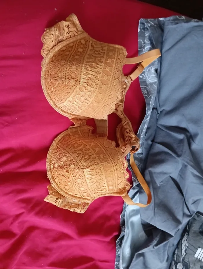 Soutien gorge moutarde