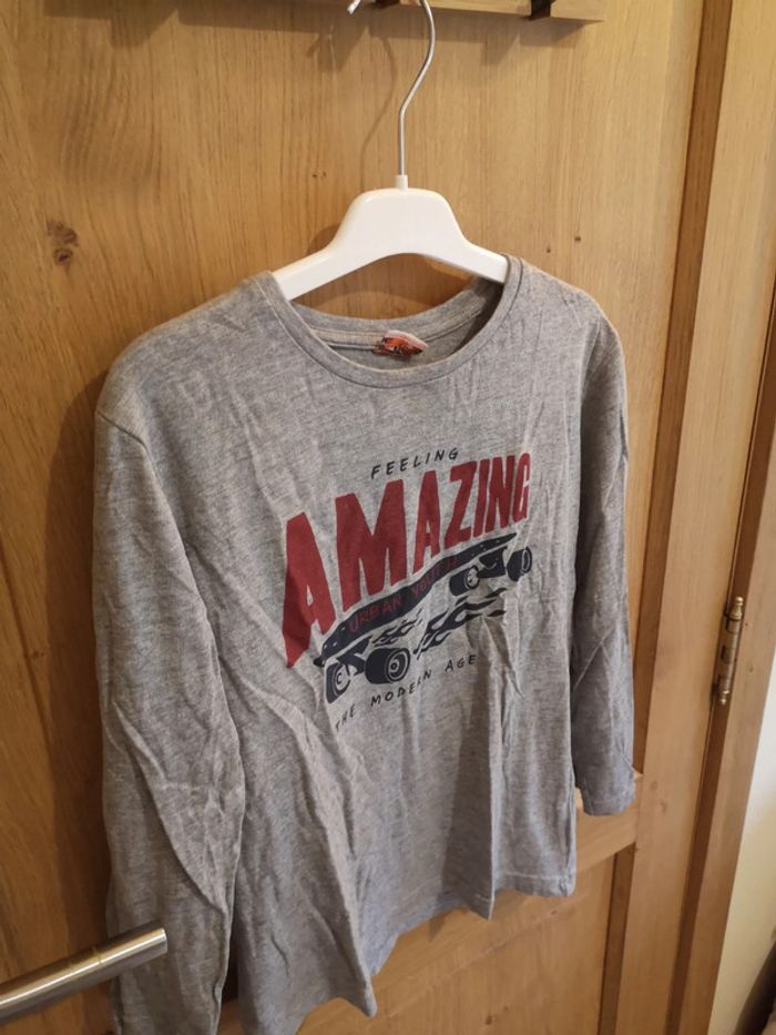 T-shirt Tape à l'œil en gris et rouge 8 ans - photo numéro 2