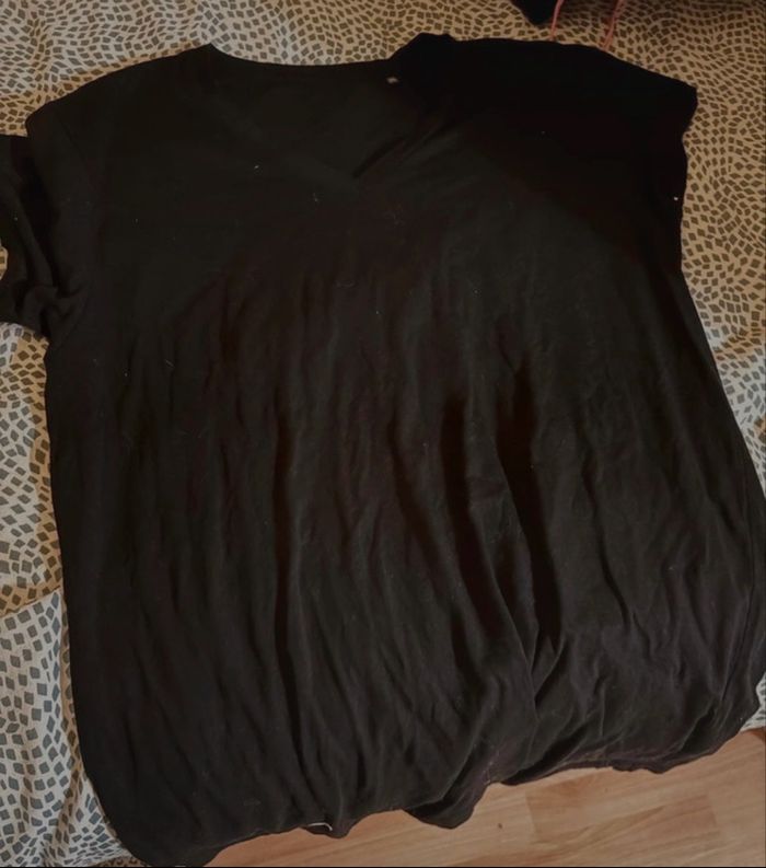 T-shirt homme col v - photo numéro 2