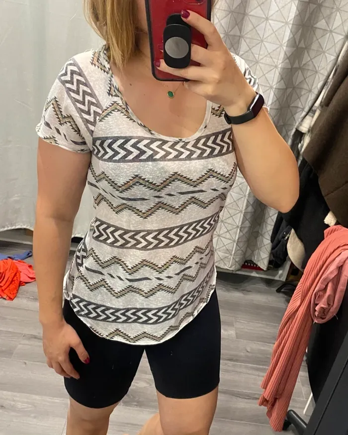 T shirt blanc rayé noir à motifs aztèques