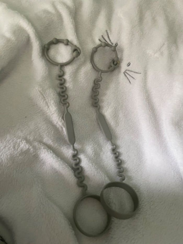 Accroche biberon voiture