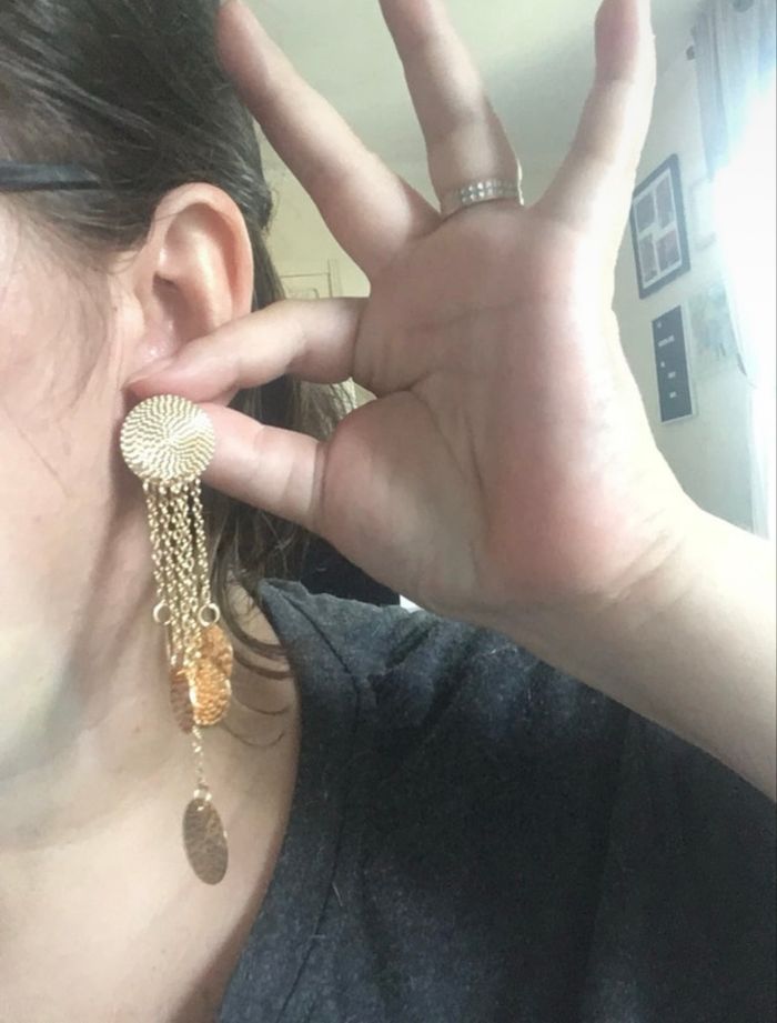 Boucles d’oreilles pendantes NEUVES pour femme couleur doré - photo numéro 3