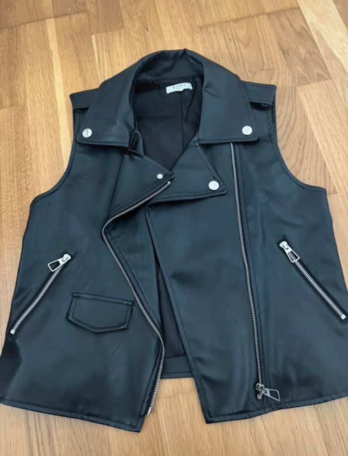 Veste en cuir sans manche - photo numéro 2