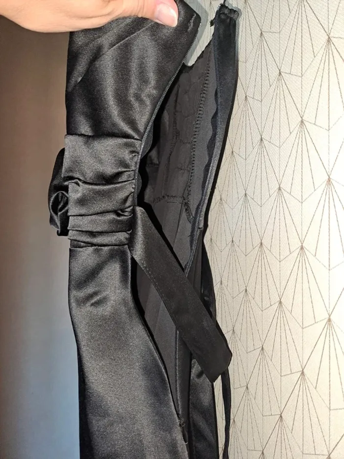Robe noire femme S comme neuve soirée chic sexy fluide avec ceinture - photo numéro 6