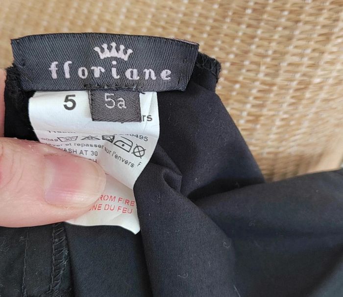 25 € Robe manches longuesFlorianeNoir et grisEffet superposition5 ansExcellent état - photo numéro 5