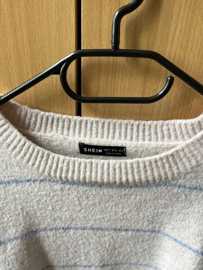 Pull à rayures - photo numéro 3