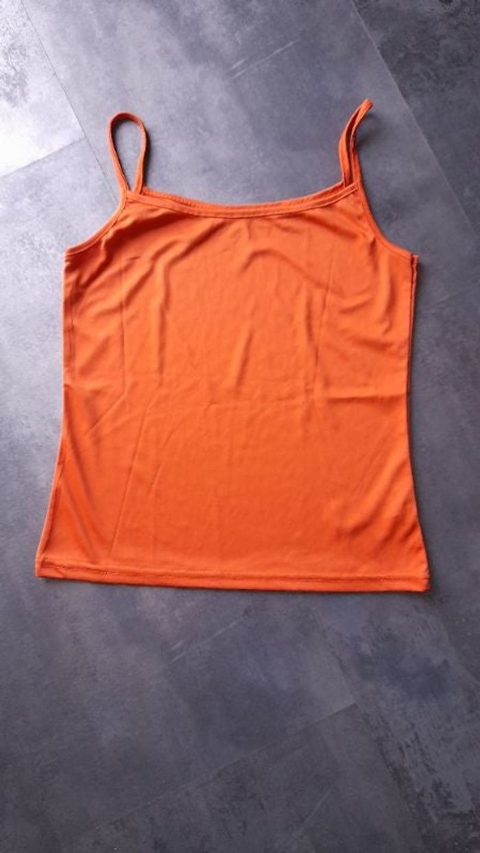 Top orangé jamais porté