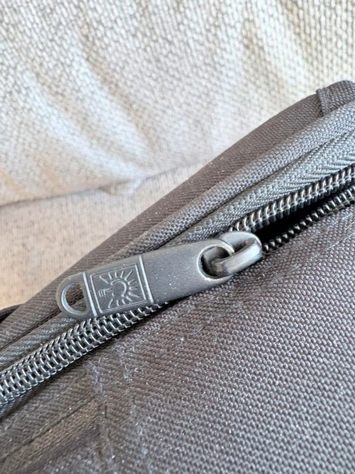 Sacoche pour ordinateur portable case Logic - photo numéro 5